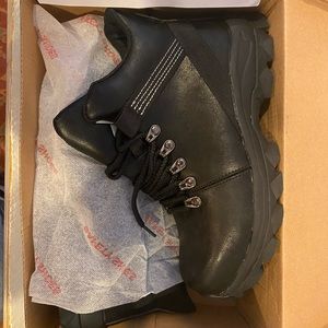 Women’s steel toe boots Sz 8 (US) 39 Eur